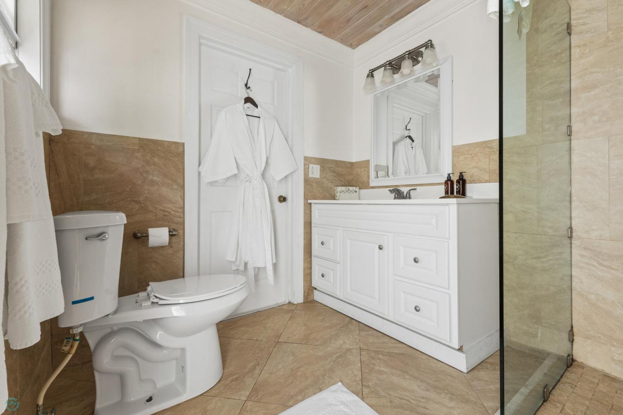 Romora Bay Resort & Marina Dunmore Town Bagian luar foto