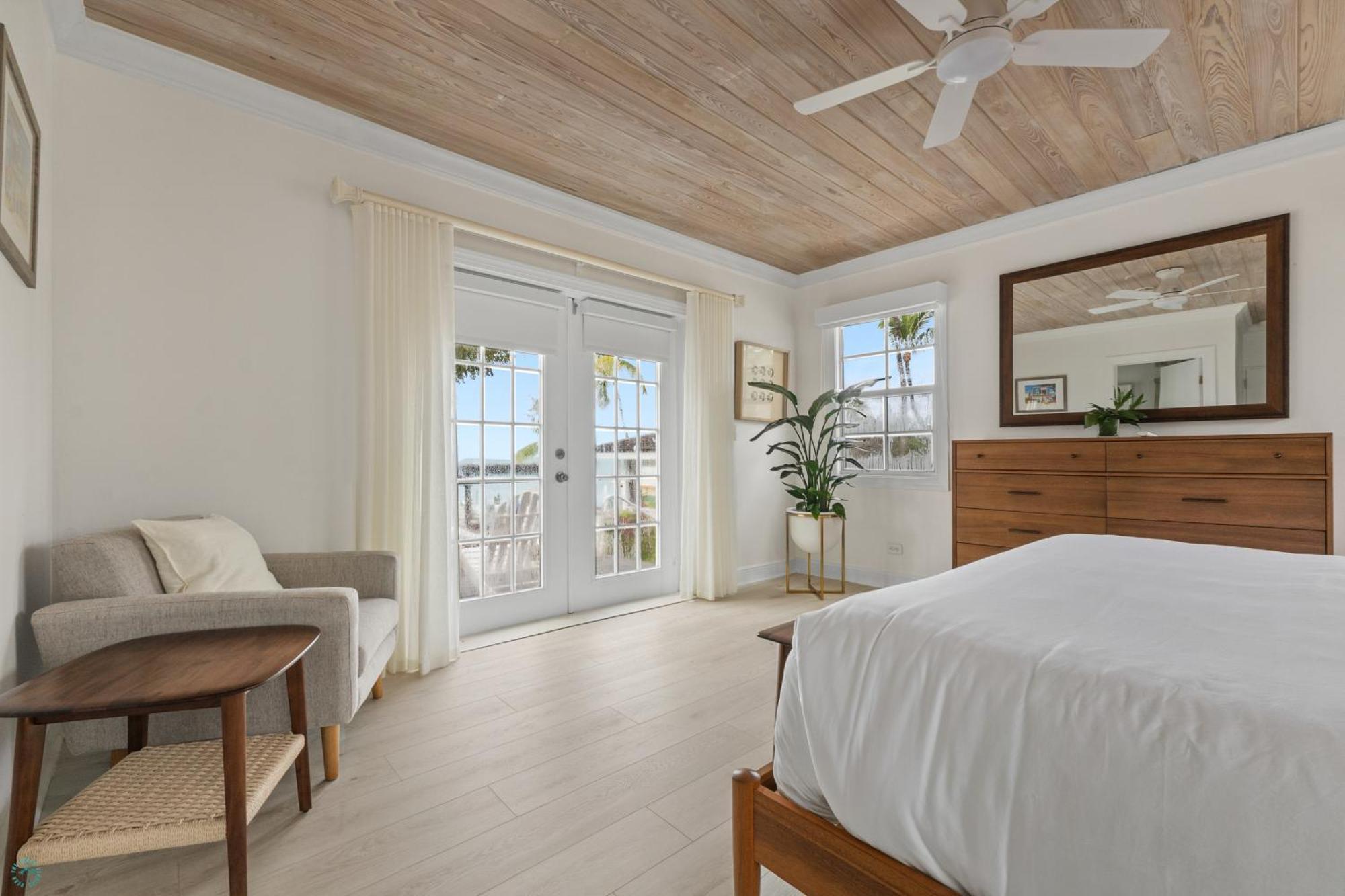 Romora Bay Resort & Marina Dunmore Town Bagian luar foto