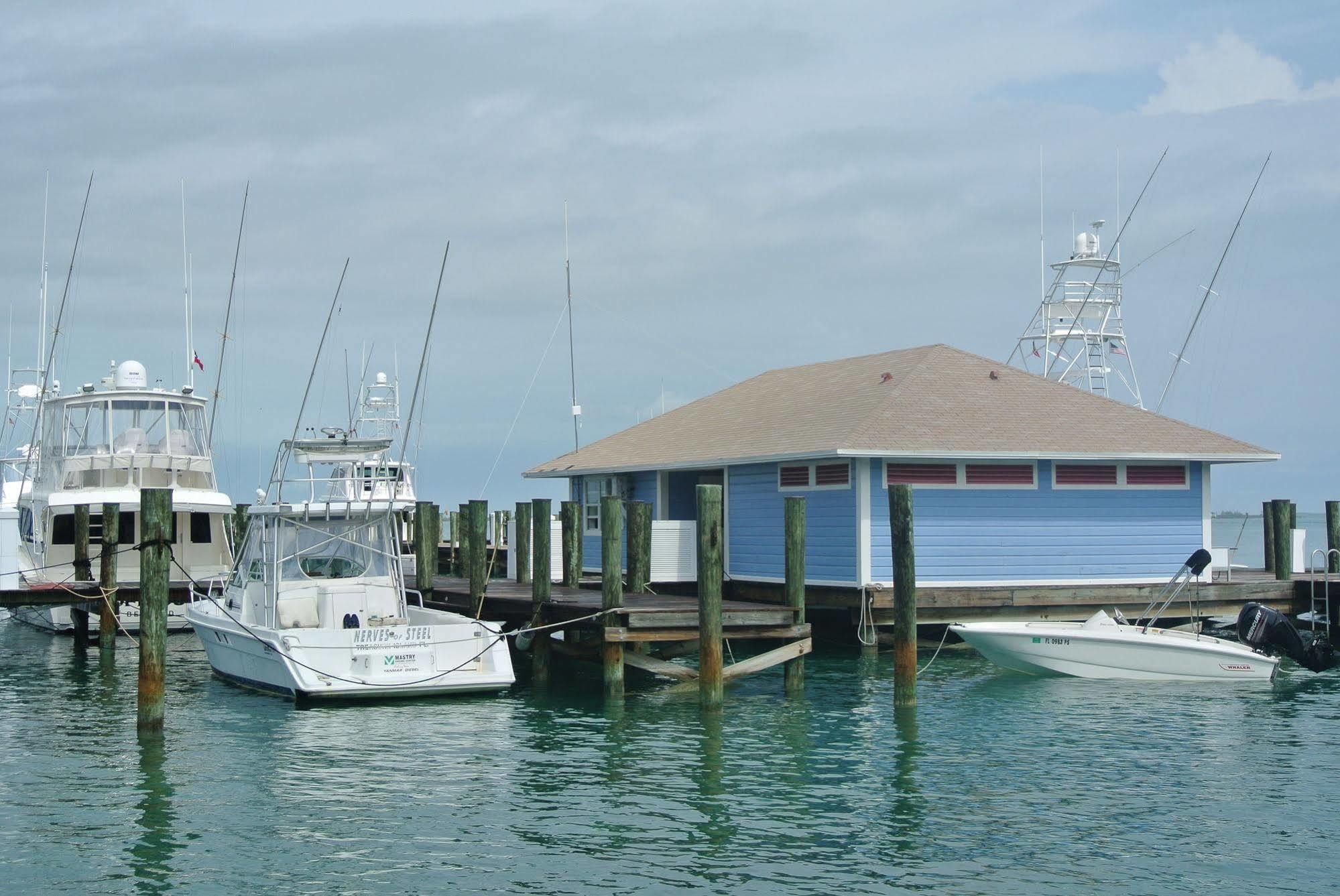 Romora Bay Resort & Marina Dunmore Town Bagian luar foto