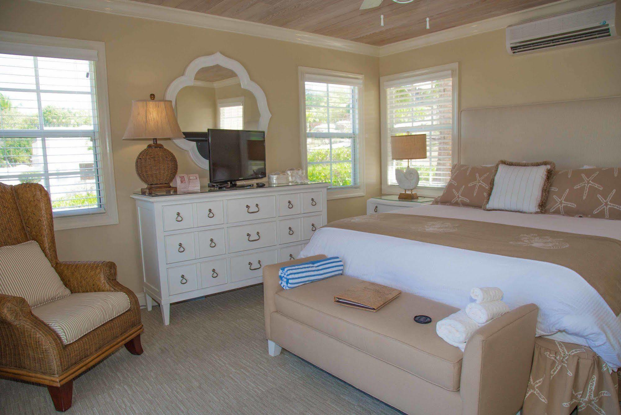 Romora Bay Resort & Marina Dunmore Town Bagian luar foto