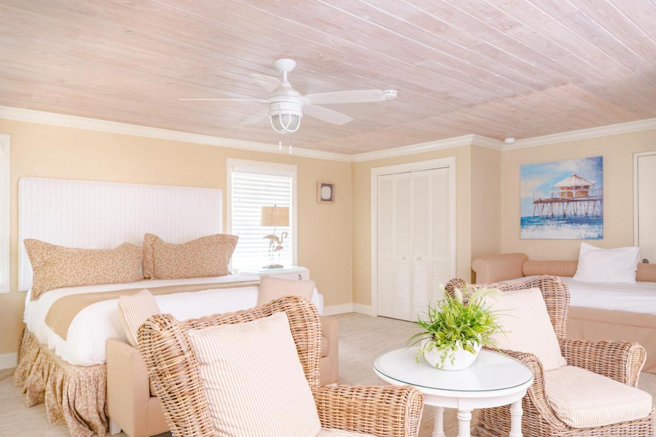 Romora Bay Resort & Marina Dunmore Town Bagian luar foto